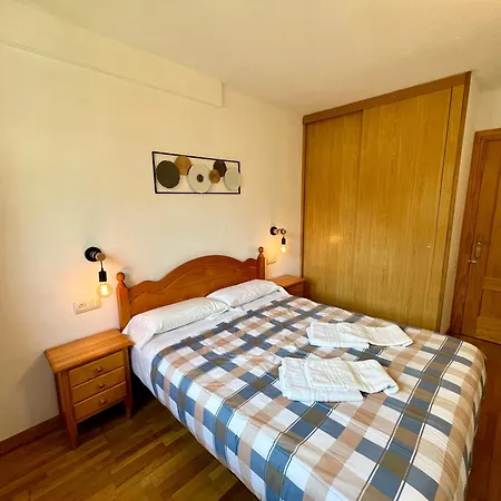 B13 - La Granja 2º - Villmor Apartment *