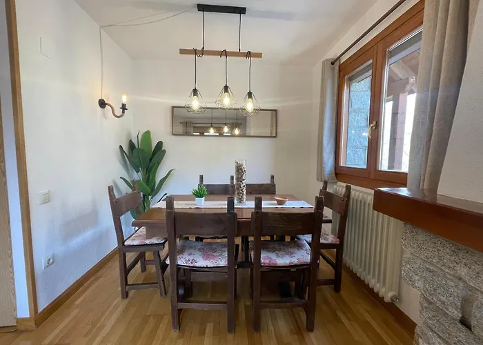 B13 - La Granja 2º - Villmor Apartment